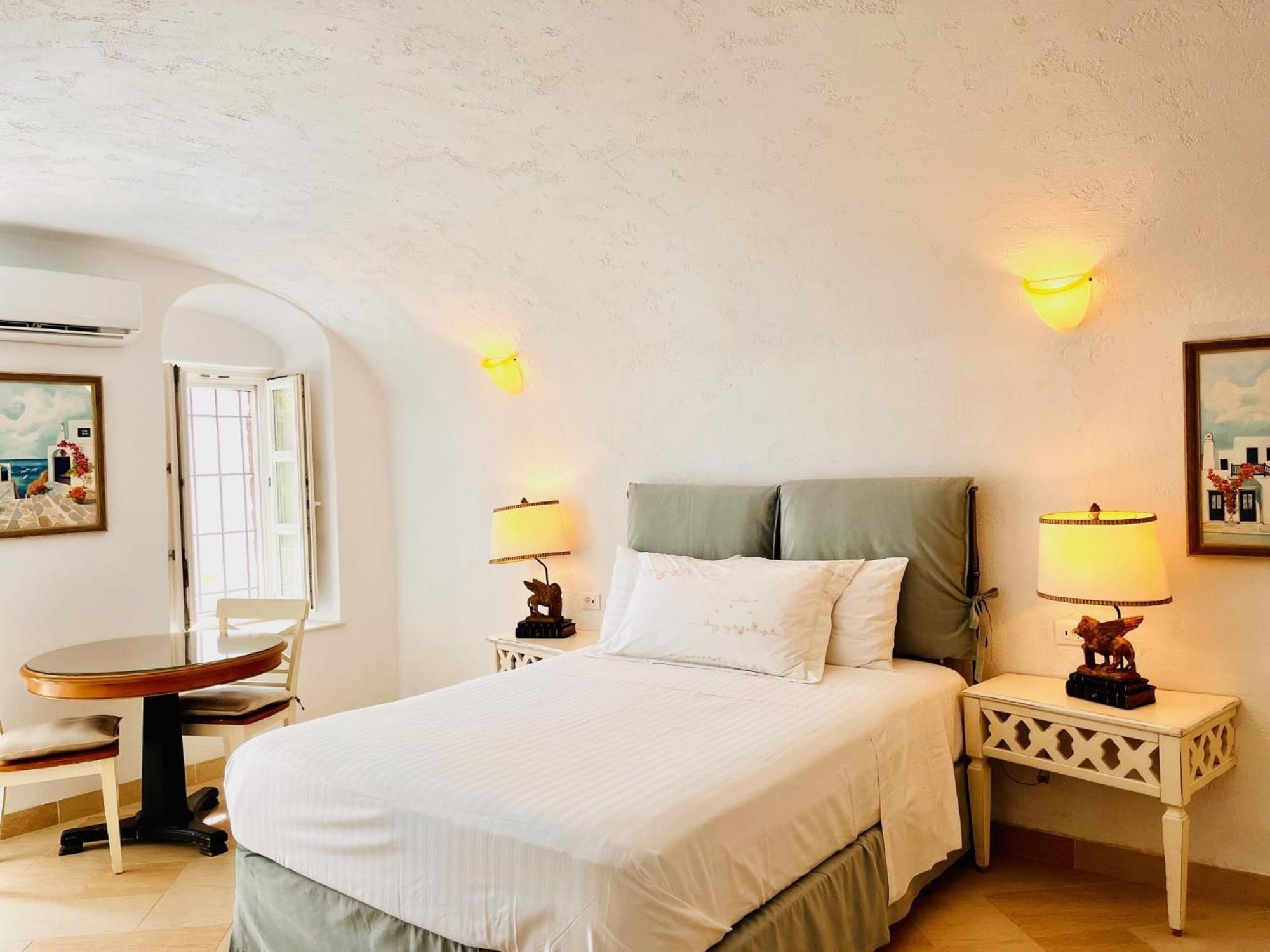 Le Petit Greek Hotel ฟิรา ภายนอก รูปภาพ